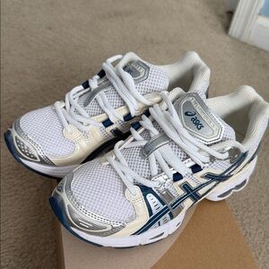ASICS Gel-Nimbus 9 White and Light Indigo Sneakers